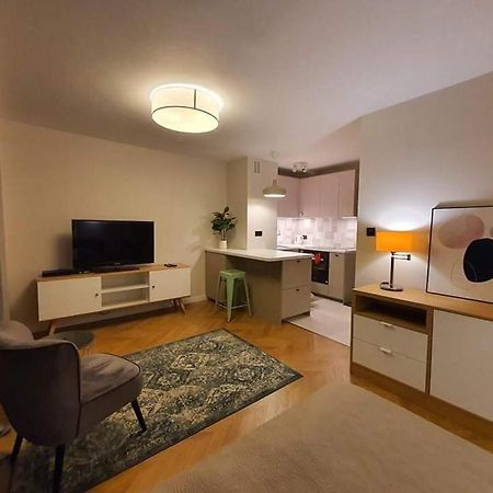 Mlociny Metro Apartment 3 Varşovia Exterior foto